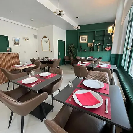 Logis - Le Petit Bellon Hotell 3*