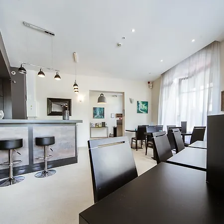 Logis - Le Petit Bellon Hotel 3*