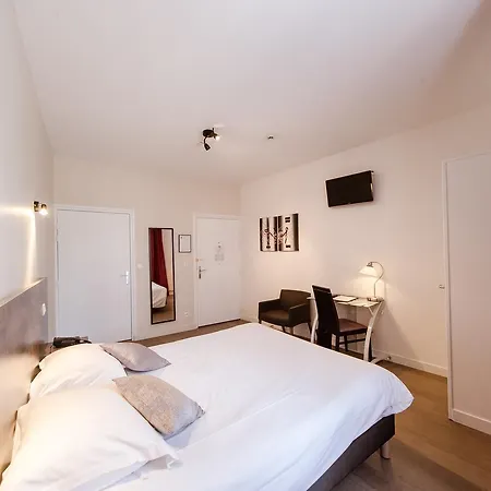 Logis - Le Petit Bellon Hotel