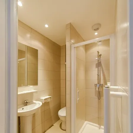 Logis - Le Petit Bellon فندق