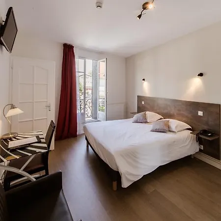 فندق Logis - Le Petit Bellon 3*