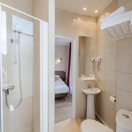 Logis - Le Petit Bellon فندق