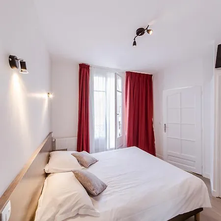 فندق Logis - Le Petit Bellon 3*