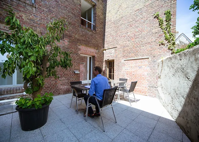 Hotel Logis - Le Petit Bellon Senlis (Oise)