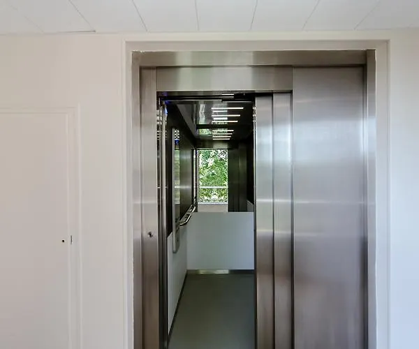 Hotel Logis - Le Petit Bellon 3*